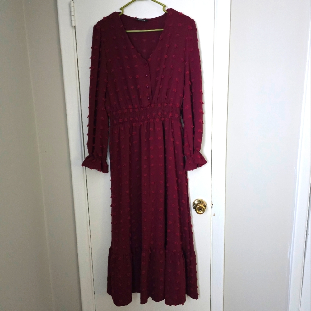 Elegant Burgundy Midi Dress